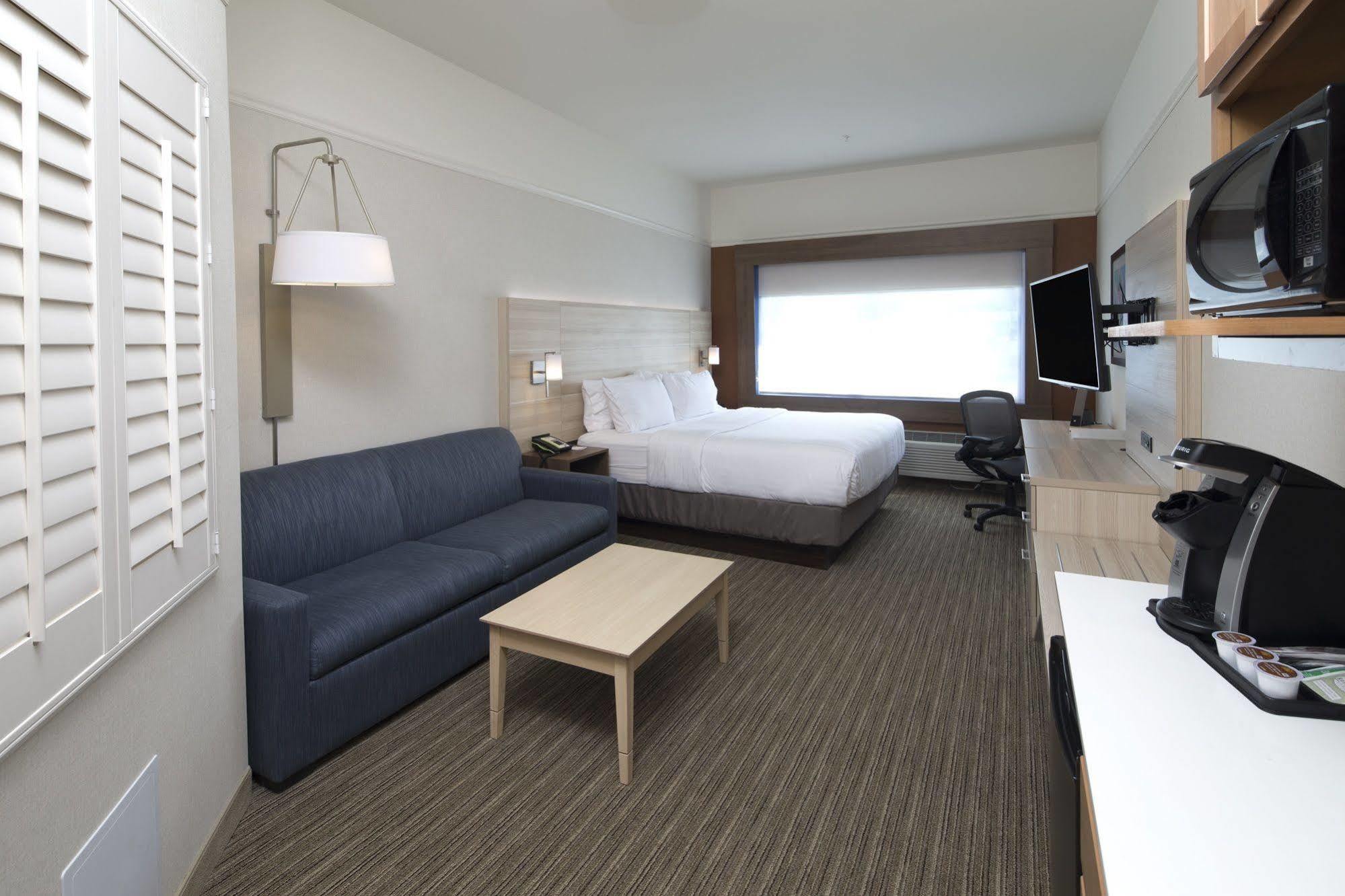 Holiday Inn Express & Suites La Porte By Ihg Εξωτερικό φωτογραφία